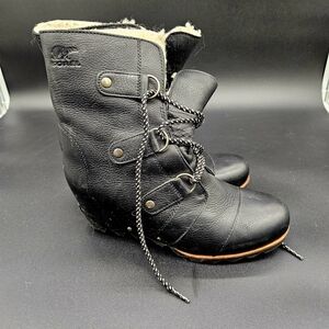 Sorel Women's Black Leather Wedge Boots Sz 10